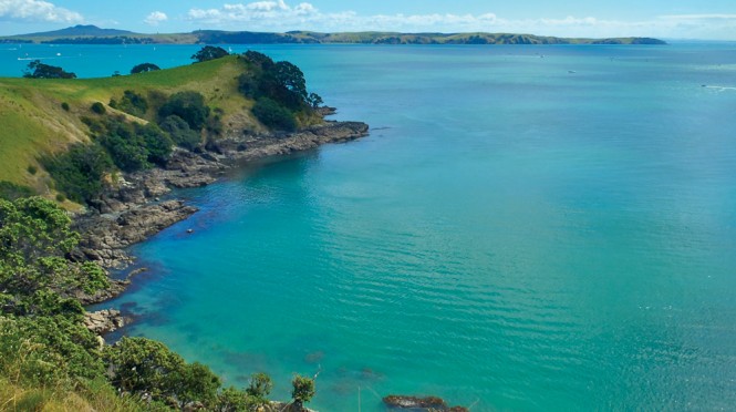 e y e C O N T A C T: Waitangi Day on Waiheke